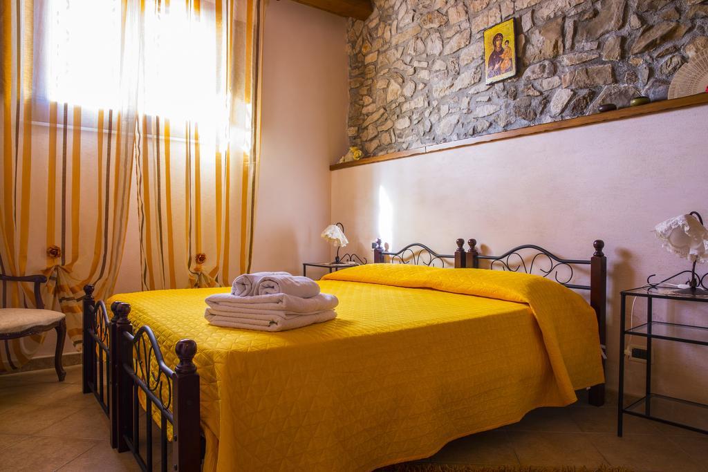 Casa Vacanze Caccamo Santa Lucia Eksteriør billede